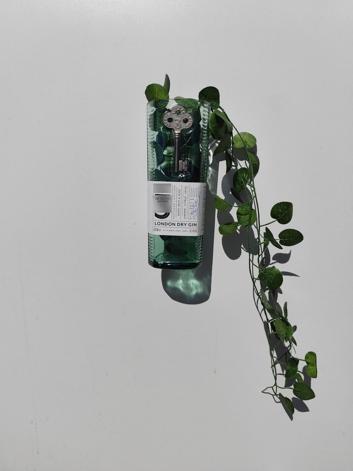 Vaso da appendere ricavato artigianalmente da bott. Gin N°3
