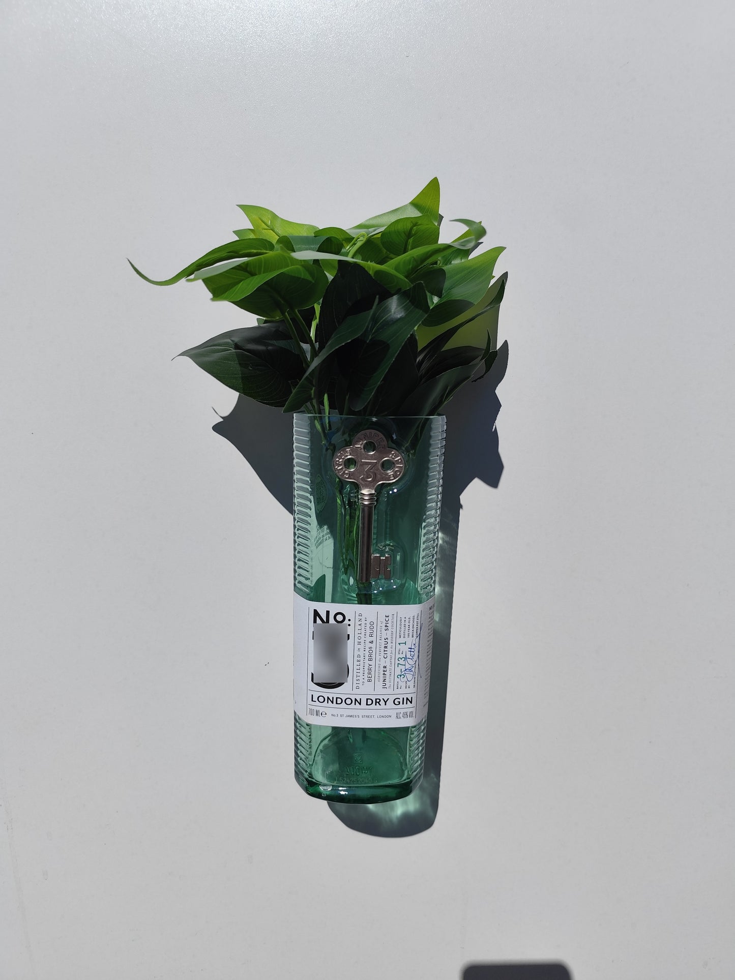 Vaso da appendere ricavato artigianalmente da bott. Gin N°3