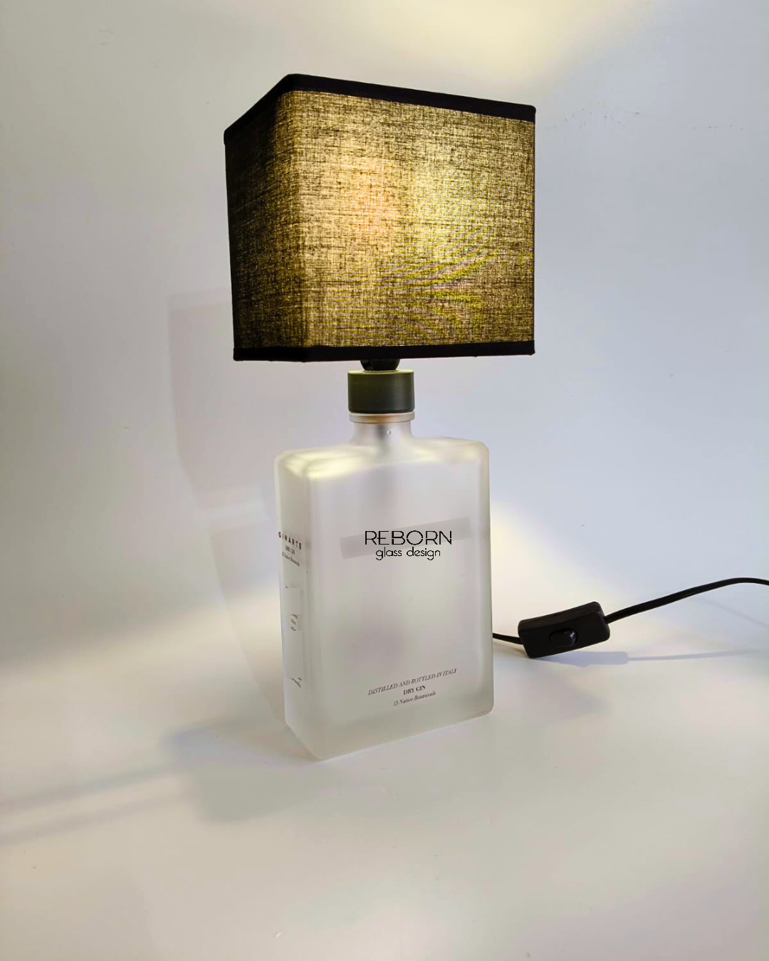 Lampada artigianale ricavata da bott. GINARTE "Cubo"