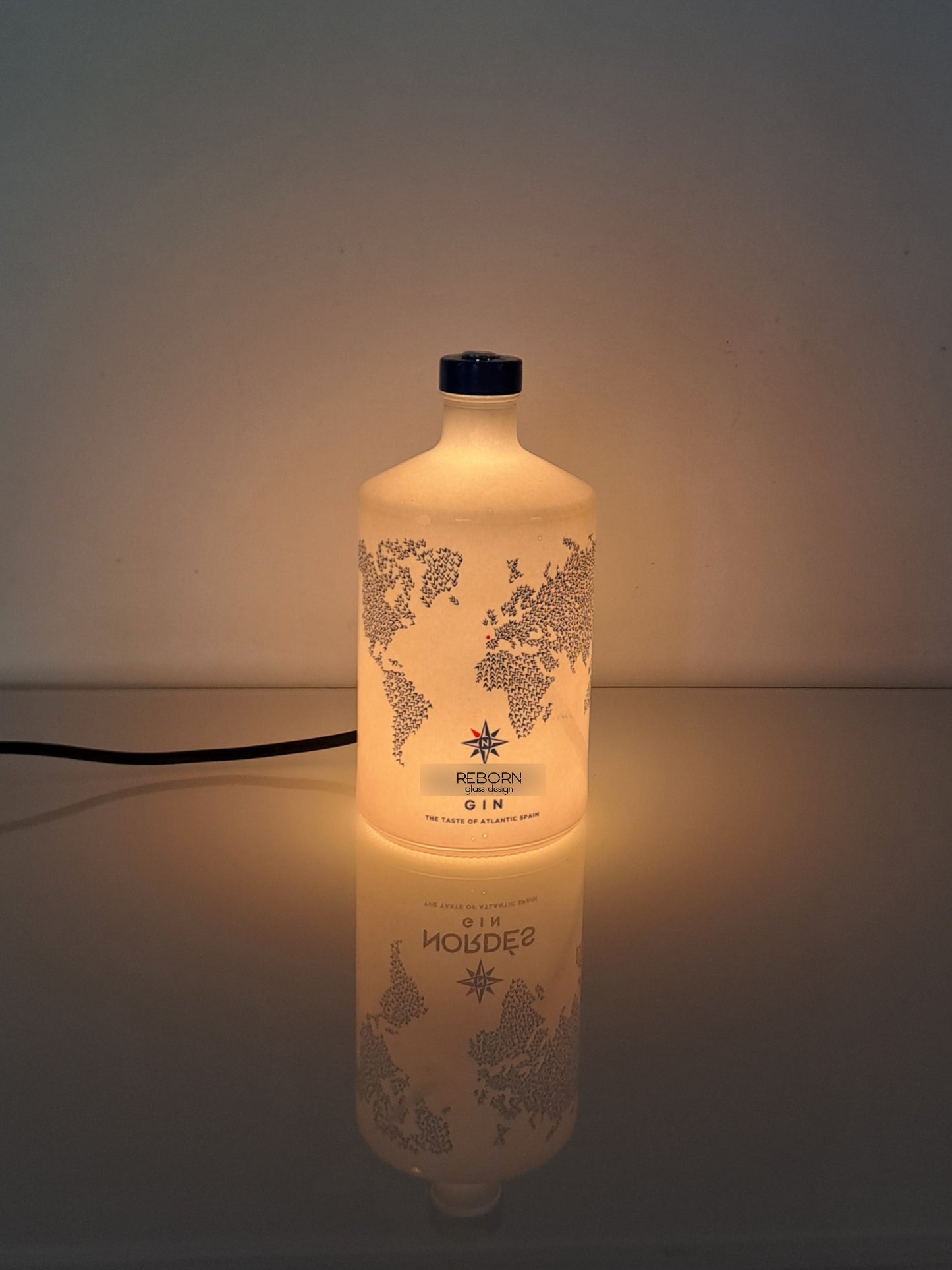 Lampada artigianale ricavata da bott. Nordes