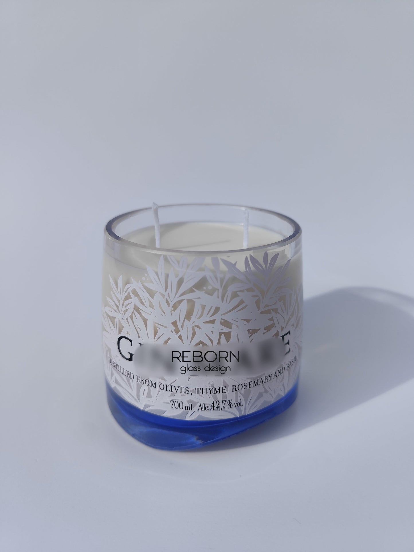 Candela artigianale ricavata da bott. Gin Mare