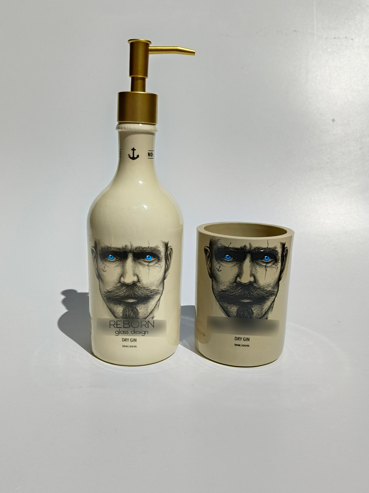Set bagno artigianale ricavato da bott. Knut Hansen