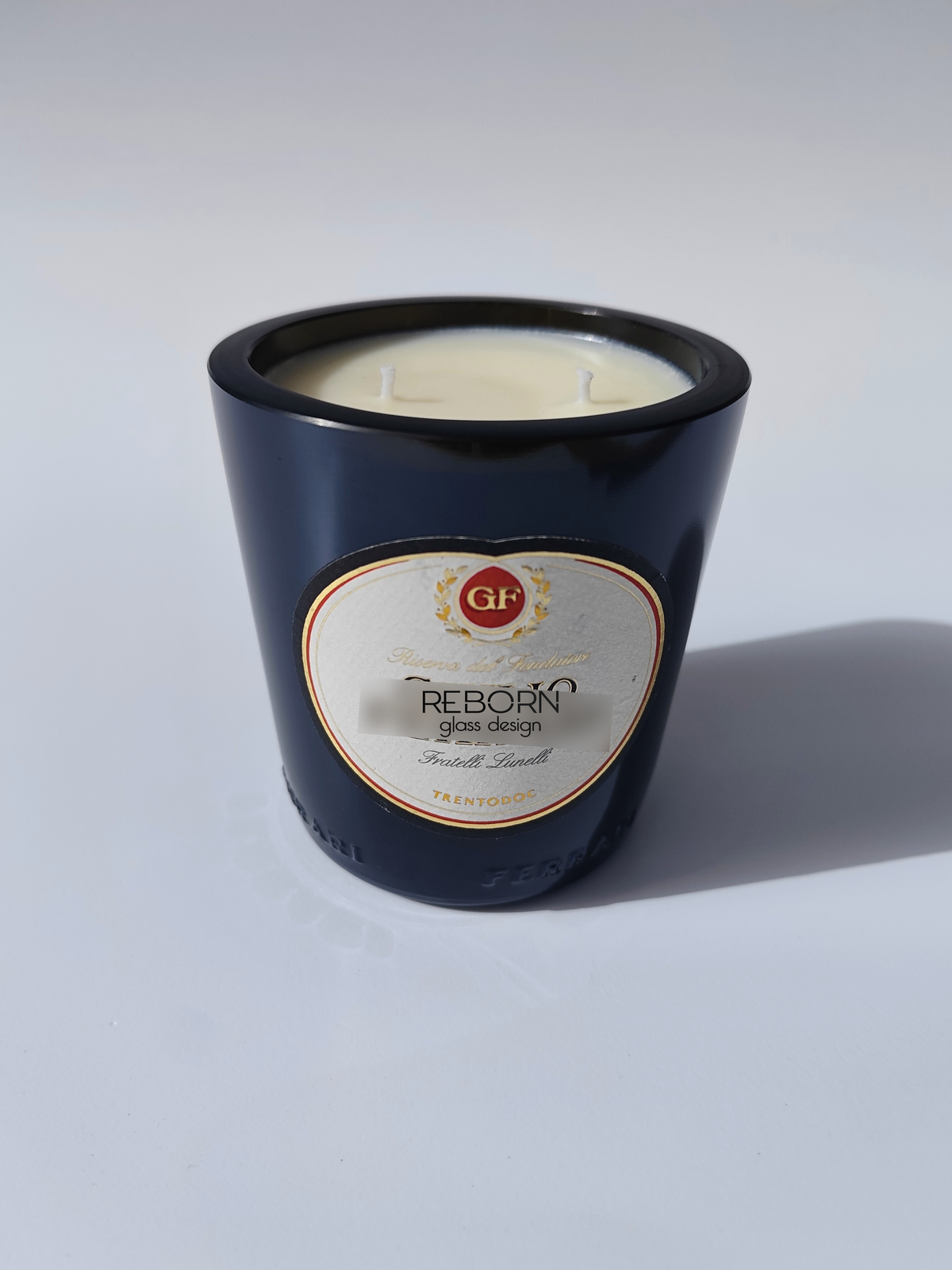 Candela artigianale ricavata da bott. Giulio Ferrari