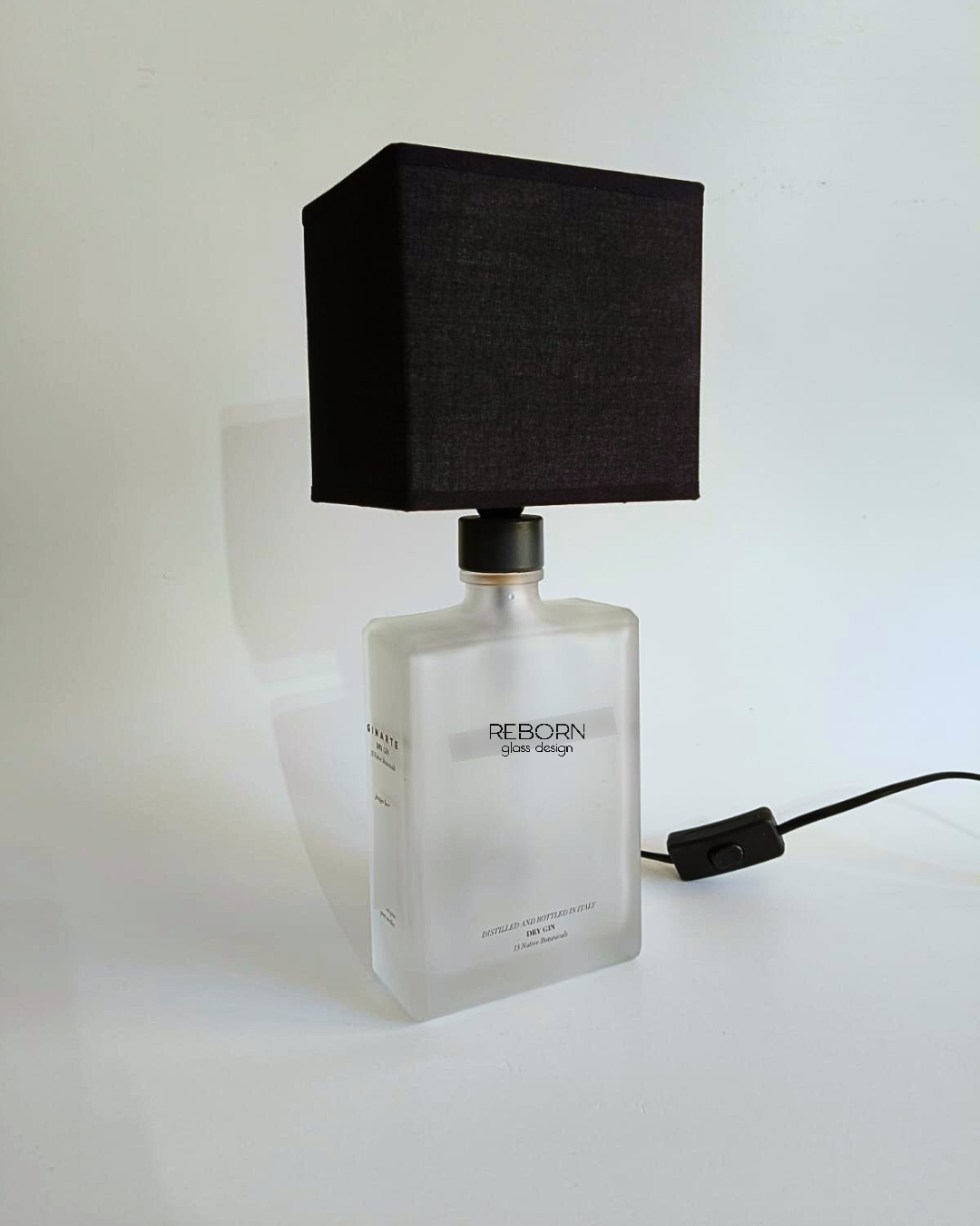 Lampada artigianale ricavata da bott. GINARTE "Cubo"